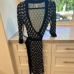 DVF Wrap Dress - size 4